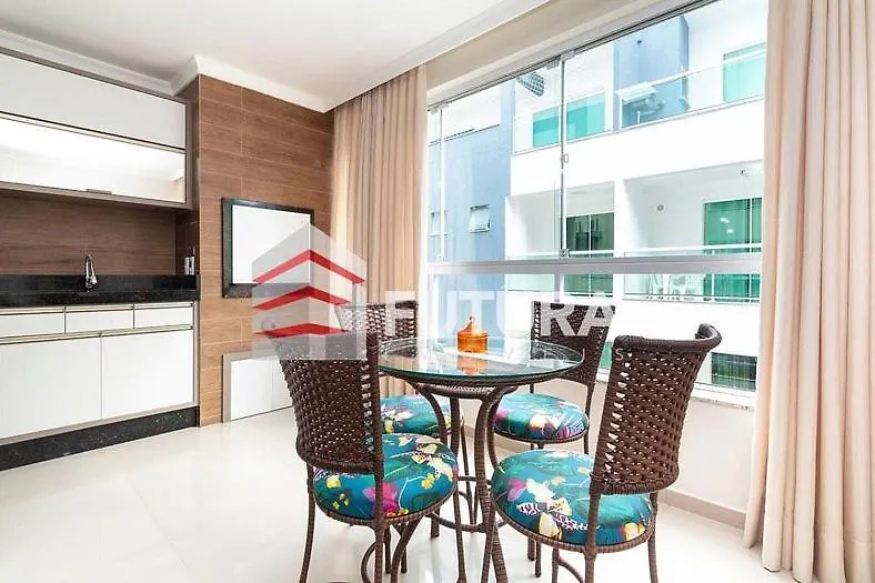 Apartamento De 02 Quartos A 250 Metros Da Praia La018E Bombas 0*,